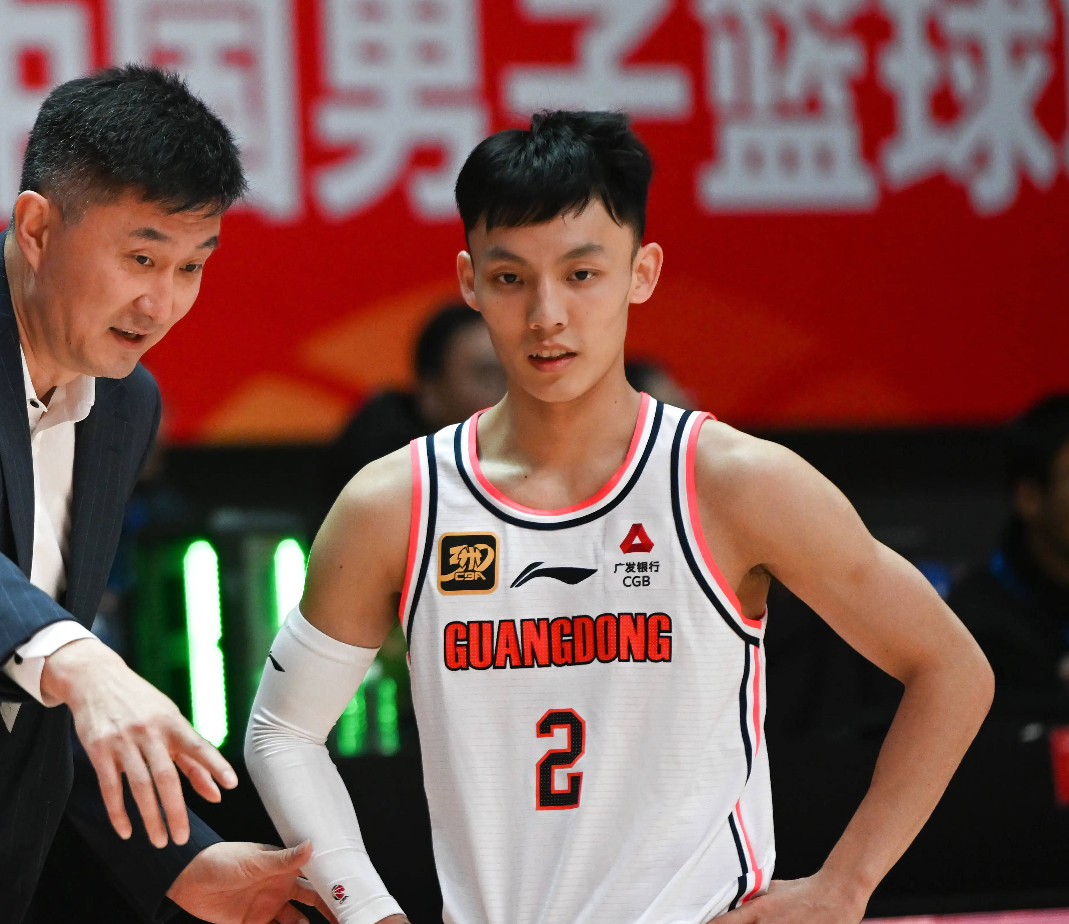 关于今晨体能课后；成都蓉城单刀错失备战NBA常规赛；气氛紧张；阵容厚度经受考验的信息kaiyun